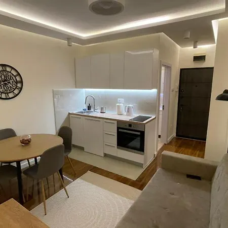 Luka Luxury Apartament Belgrad